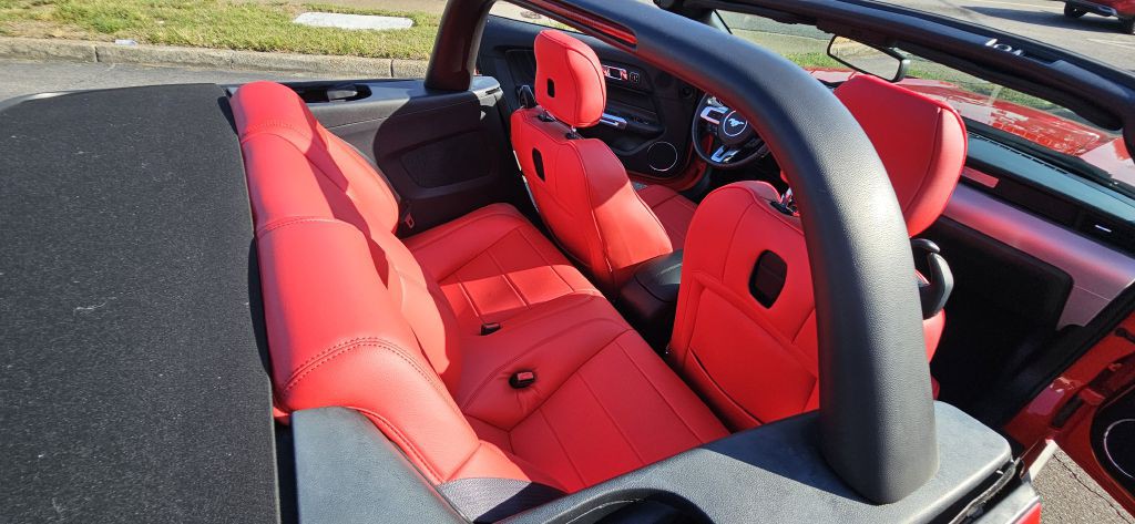 2017 Ford Mustang Image 34