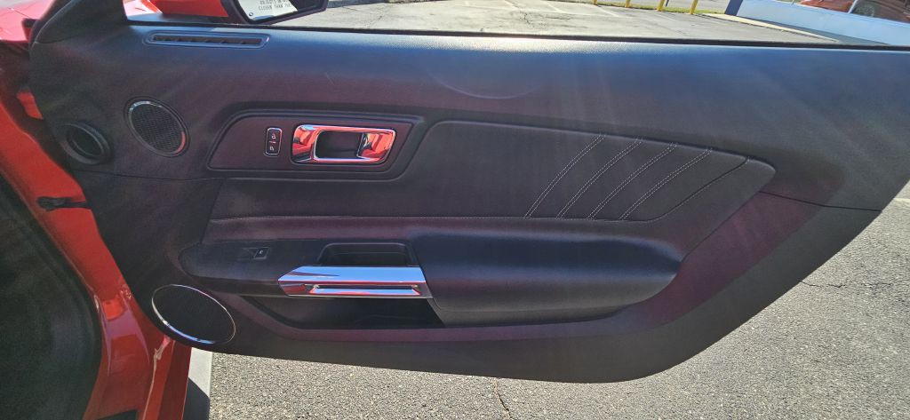 2017 Ford Mustang Image 36