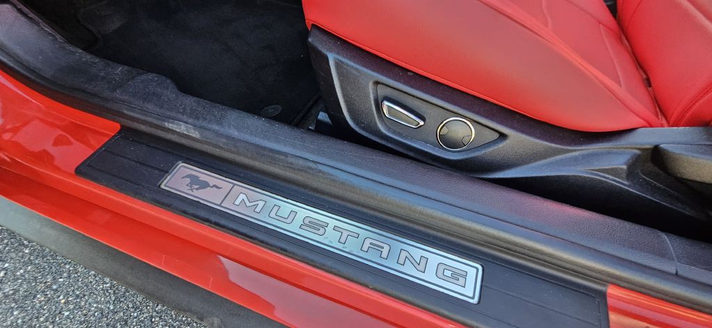 2017 Ford Mustang Image 40