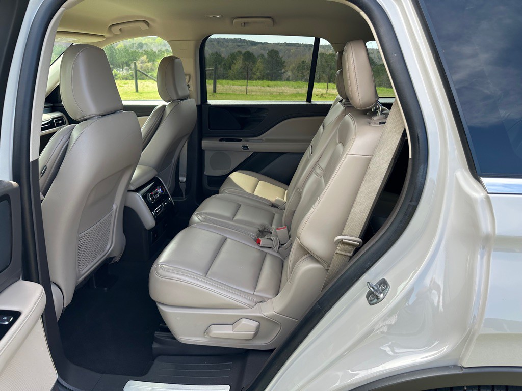 2021 Lincoln Aviator Image 13