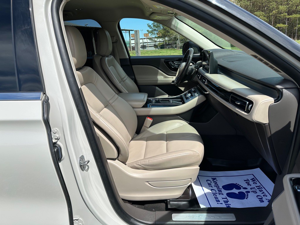 2021 Lincoln Aviator Image 17