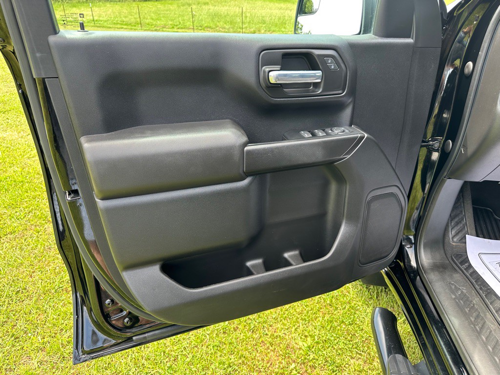 2023 Chevrolet Silverado 1500 Image 11