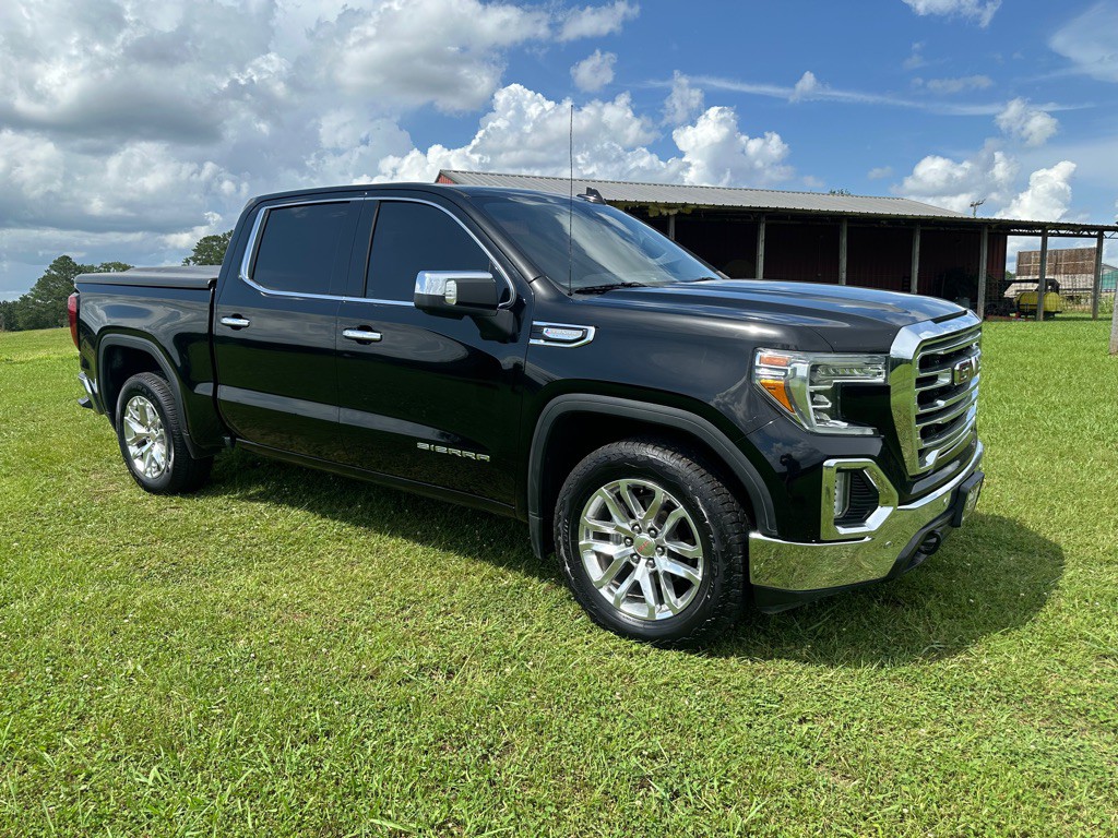 2020 GMC Sierra Image 2