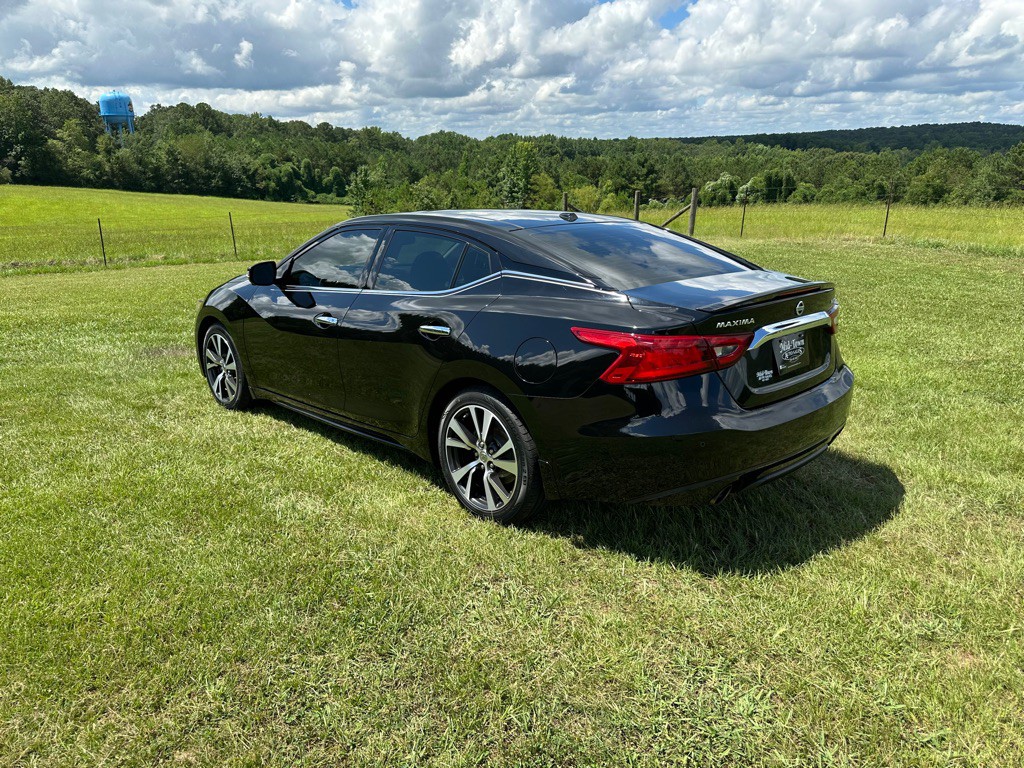 2017 Nissan Maxima Image 3