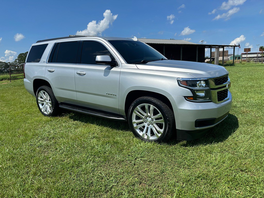 2017 Chevrolet Tahoe Image 2