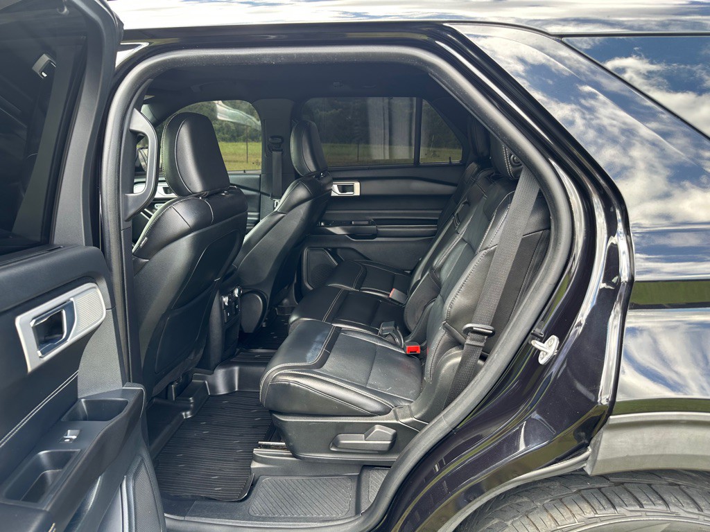 2020 Ford Explorer Image 13