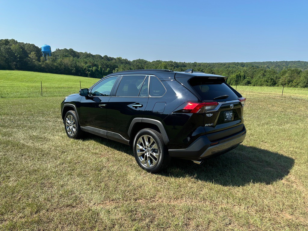 2021 Toyota Rav4 Image 3