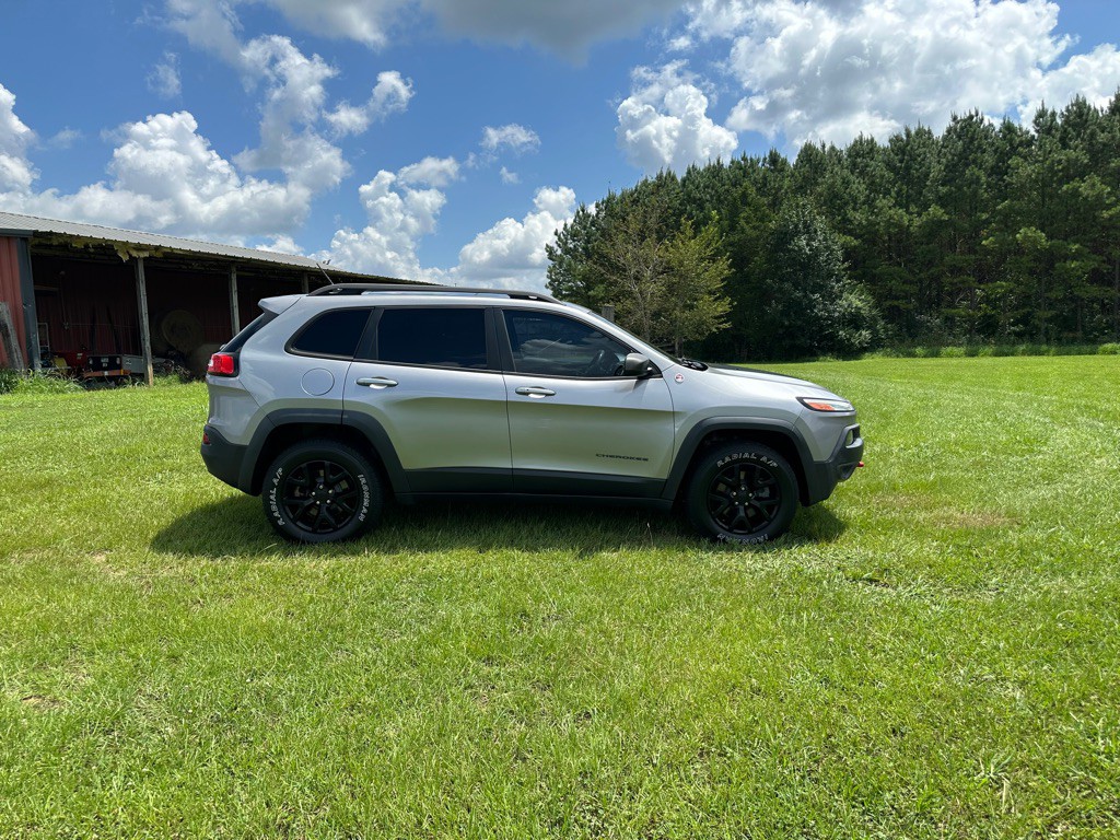 2015 Jeep Cherokee Image 9