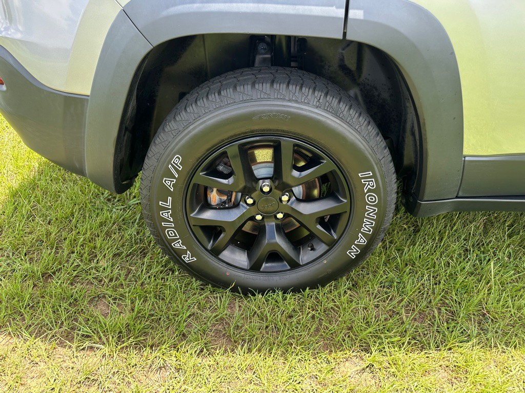 2015 Jeep Cherokee Image 10