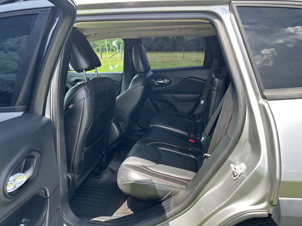 2015 Jeep Cherokee Image 13