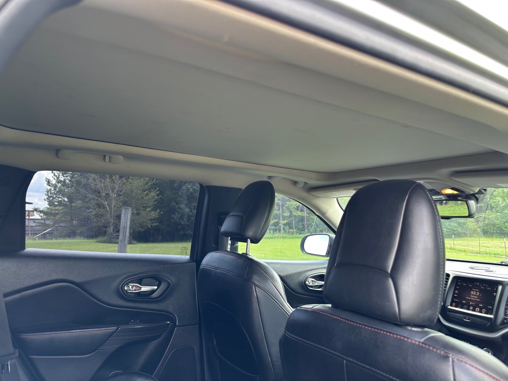 2015 Jeep Cherokee Image 15