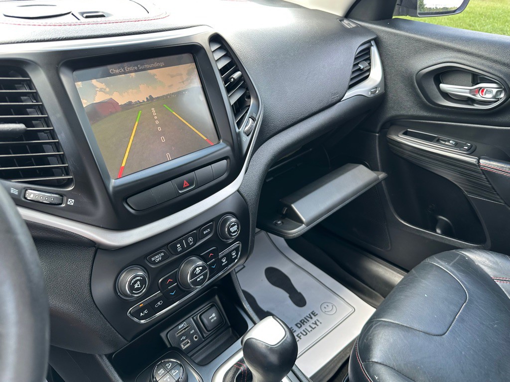 2015 Jeep Cherokee Image 22
