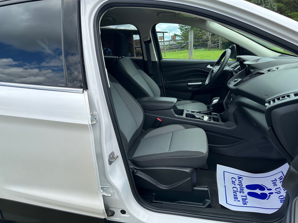 2019 Ford Escape Image 16