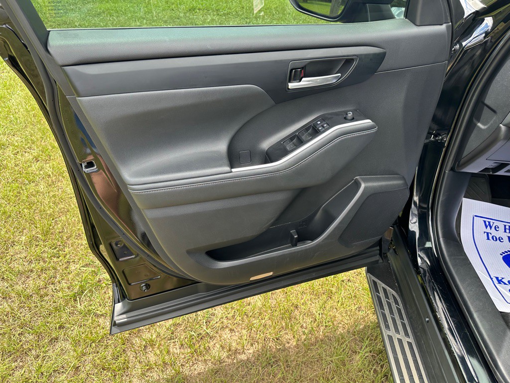 2021 Toyota Highlander Image 11