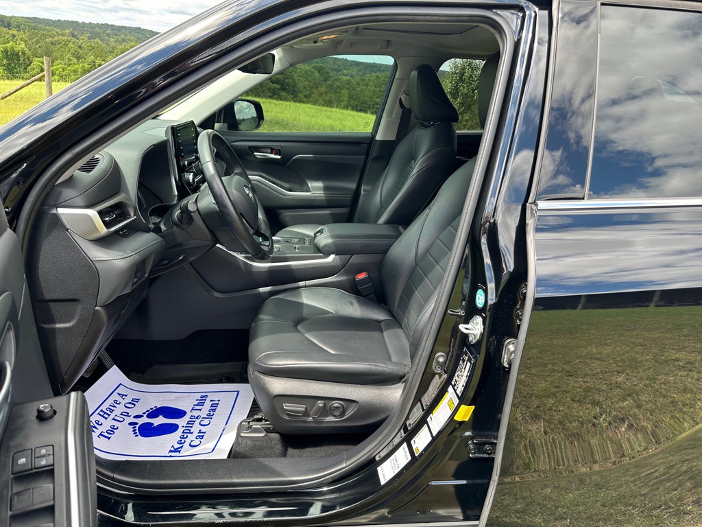 2021 Toyota Highlander Image 12