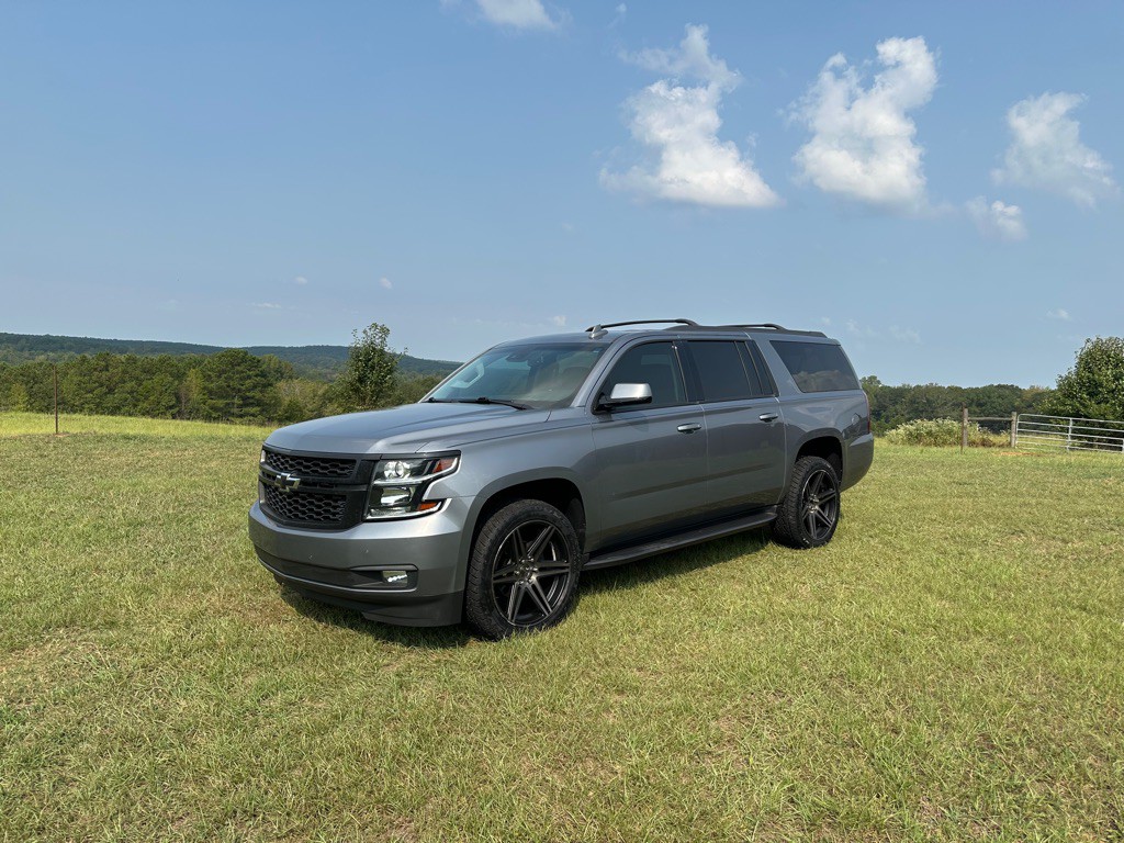 2020 Chevrolet Suburban Image 1