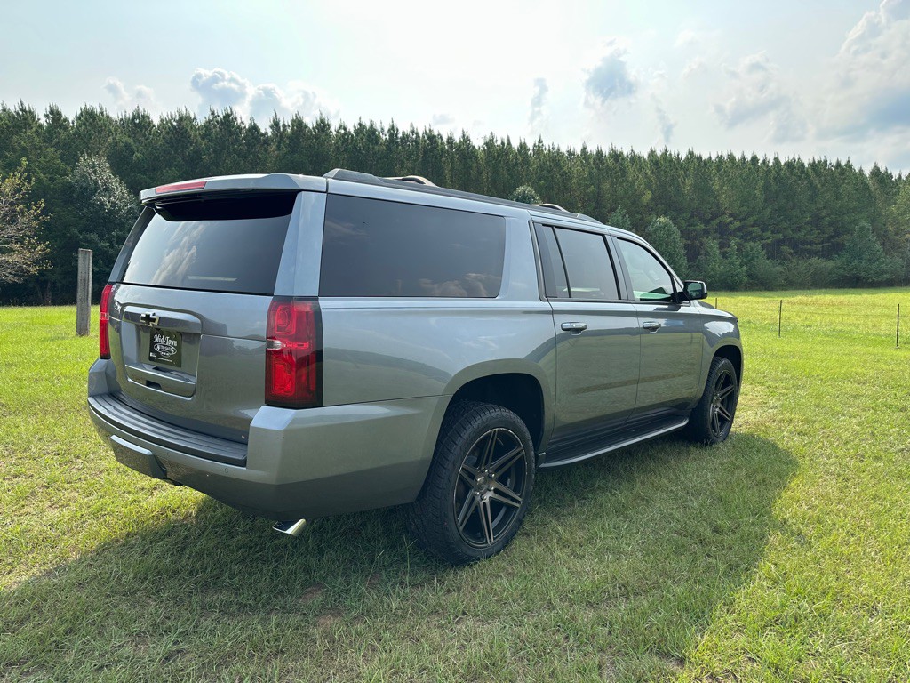 2020 Chevrolet Suburban Image 4