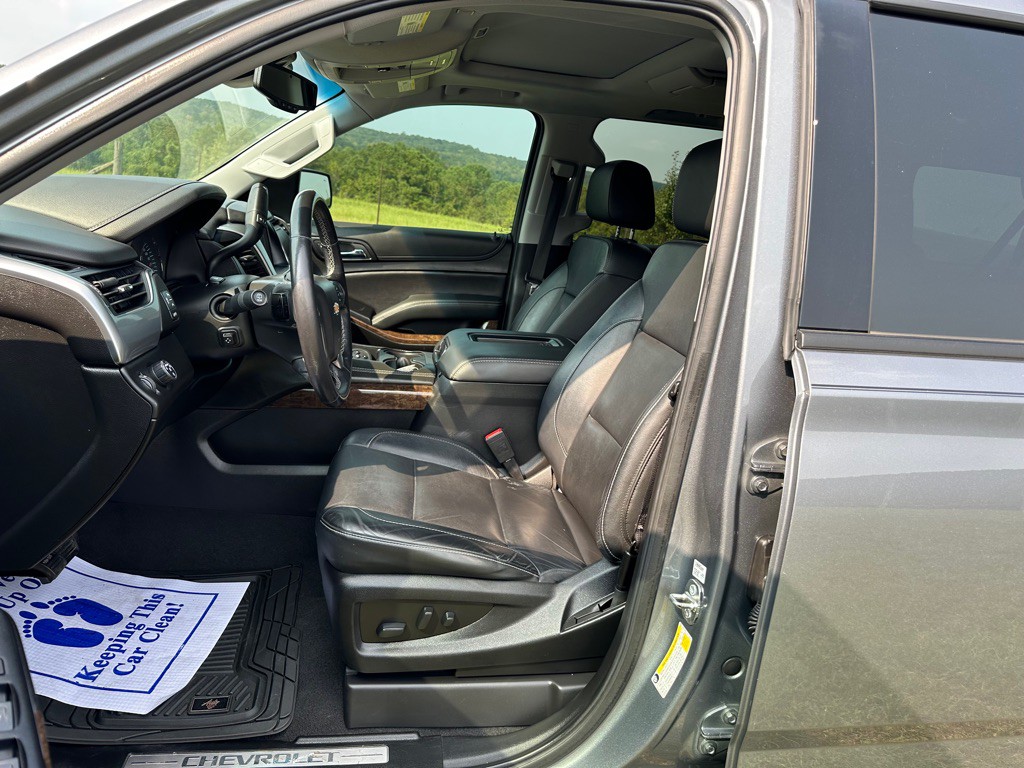 2020 Chevrolet Suburban Image 12