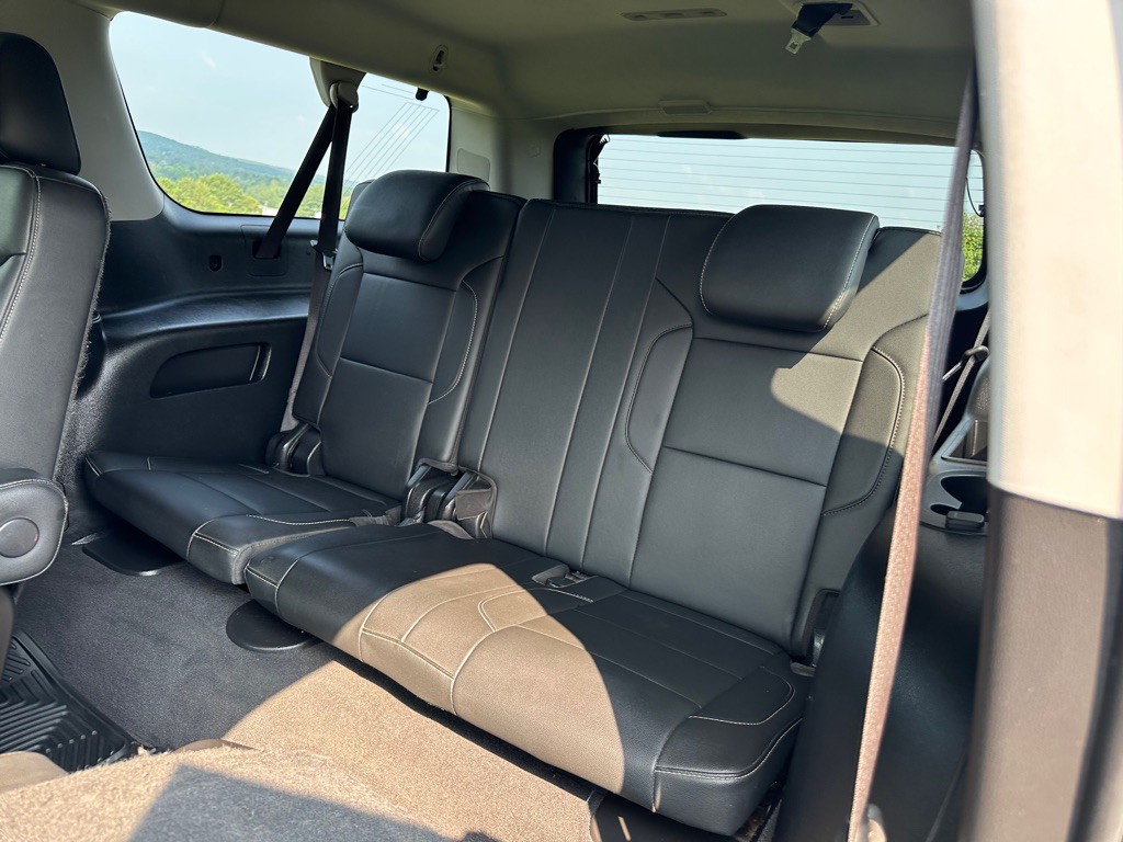 2020 Chevrolet Suburban Image 14