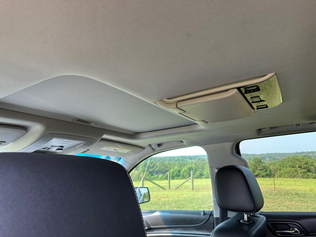2020 Chevrolet Suburban Image 16