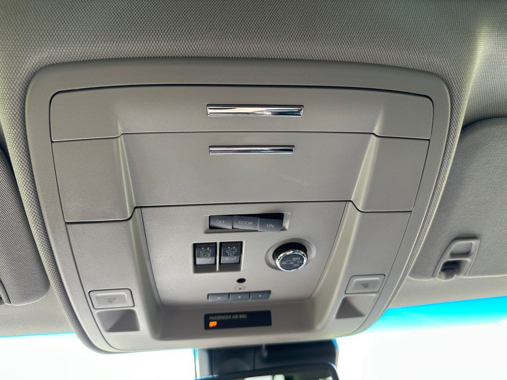 2020 Chevrolet Suburban Image 27