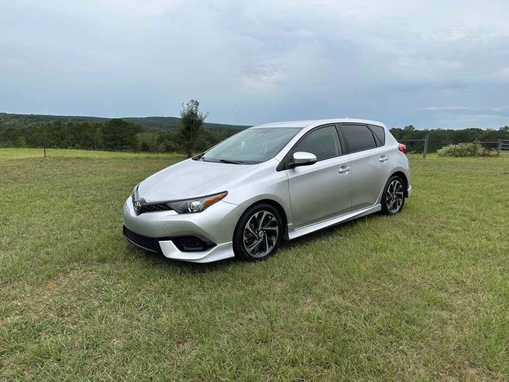 2018 Toyota Corolla Image 1