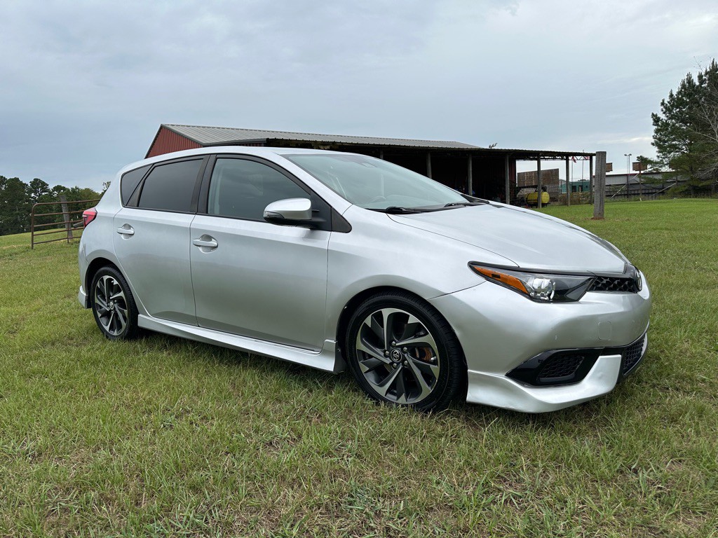2018 Toyota Corolla Image 2