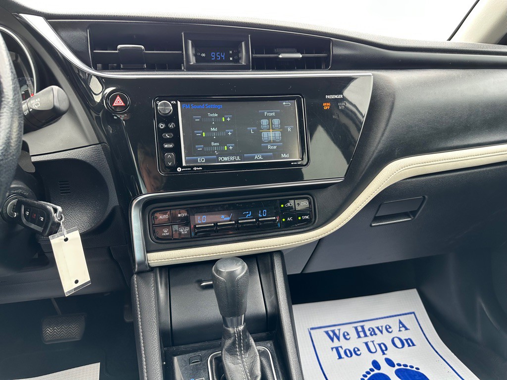 2018 Toyota Corolla Image 19