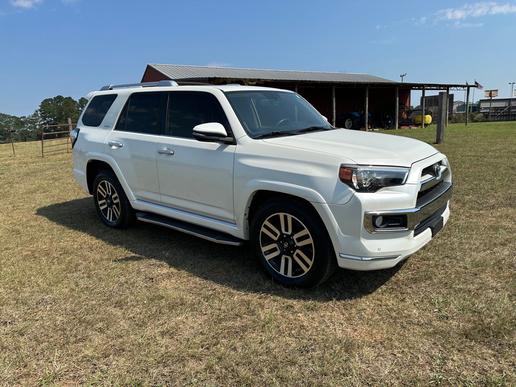 2019 Toyota 4Runner Image 2