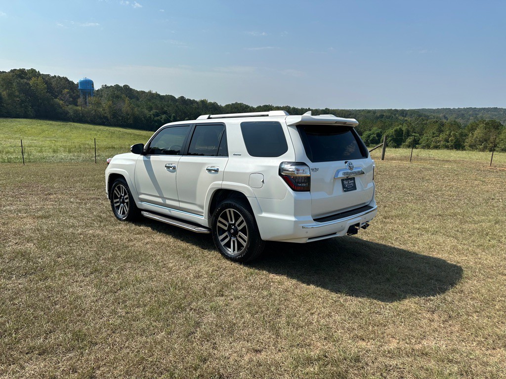 2019 Toyota 4Runner Image 3