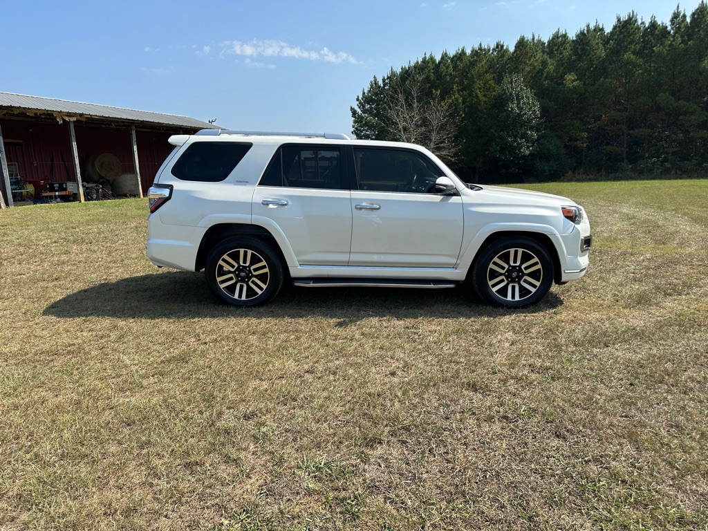 2019 Toyota 4Runner Image 9