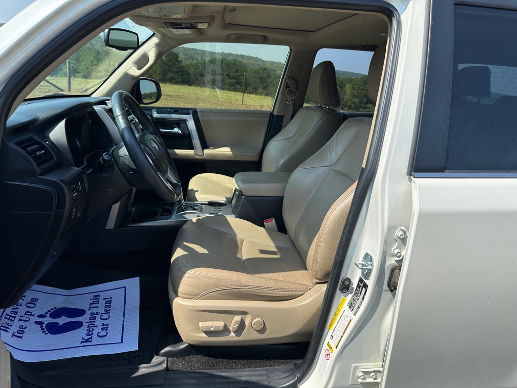 2019 Toyota 4Runner Image 12