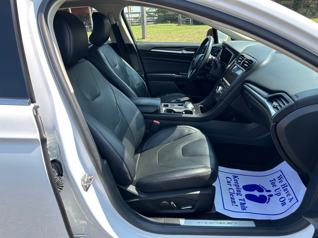 2019 Ford Fusion Image 18