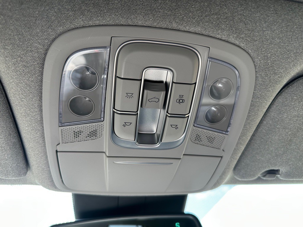 2020 Hyundai Santa Fe Image 24