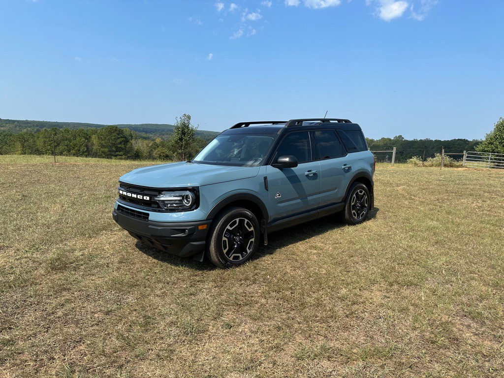 2022 Ford Bronco Image 1