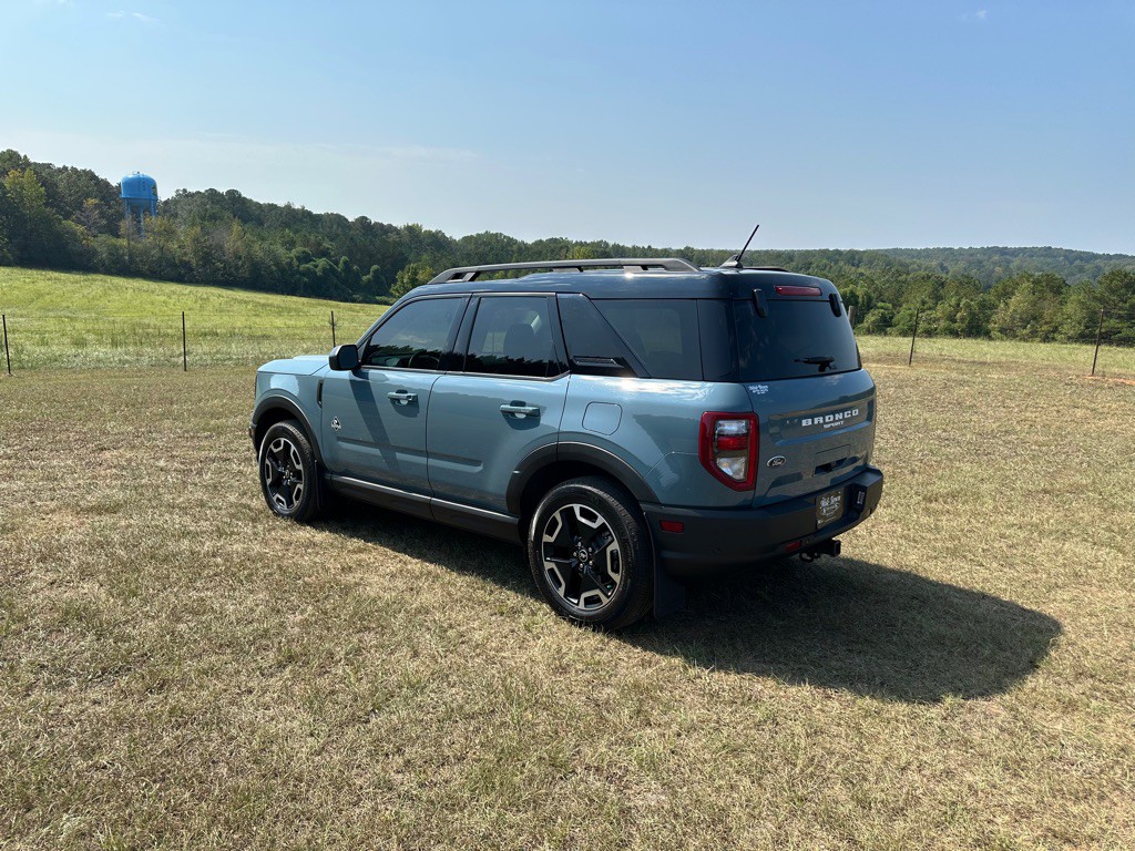 2022 Ford Bronco Image 3