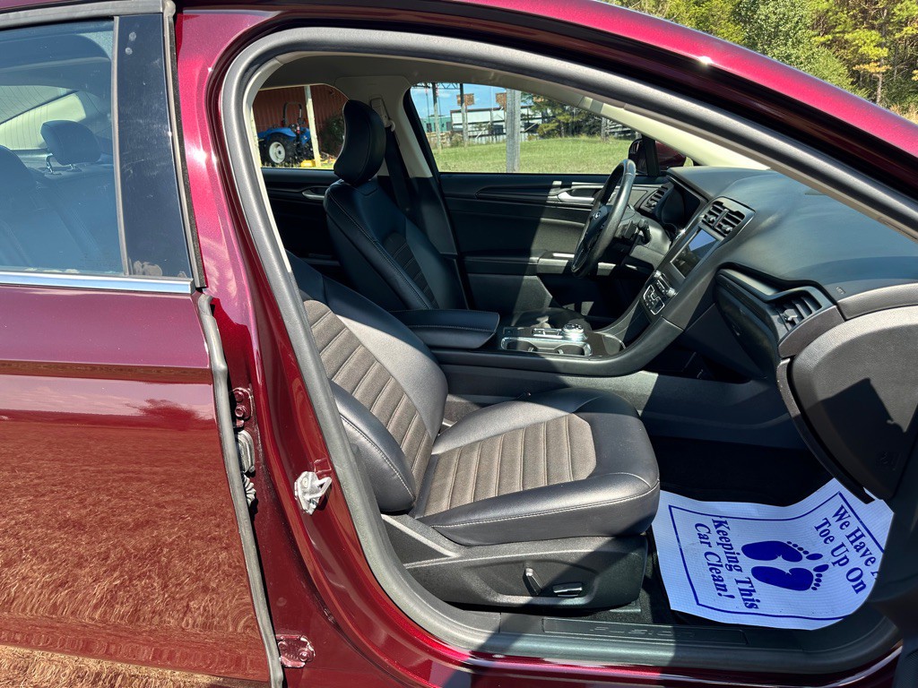 2018 Ford Fusion Image 16