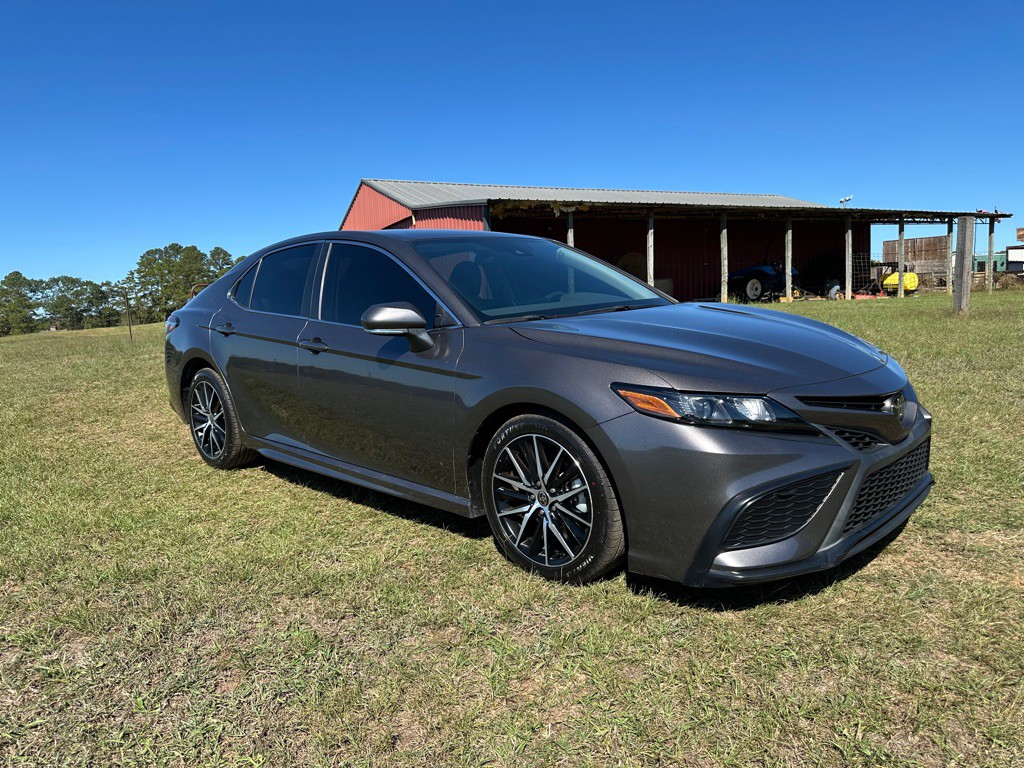 2023 Toyota Camry Image 2