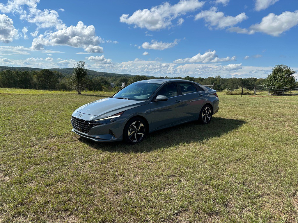 2023 Hyundai Elantra Image 1