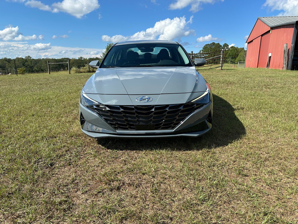 2023 Hyundai Elantra Image 5