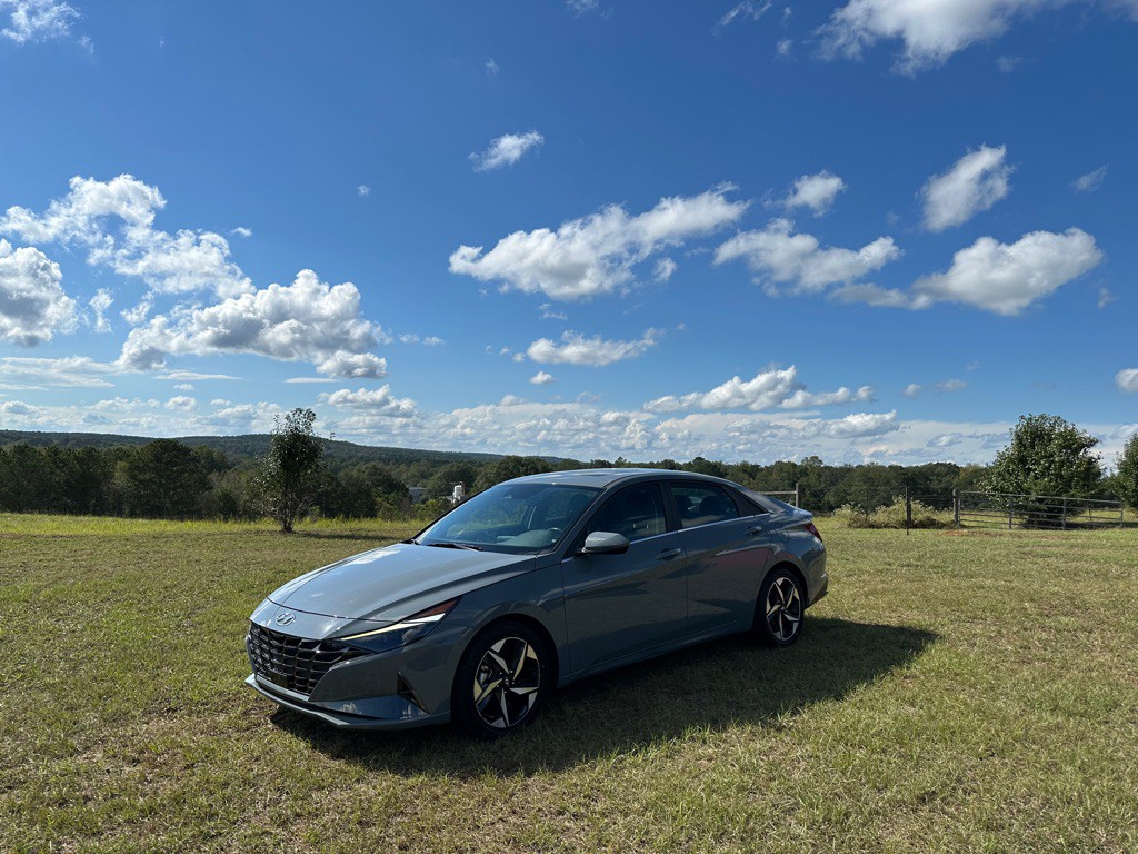 2023 Hyundai Elantra Image 8