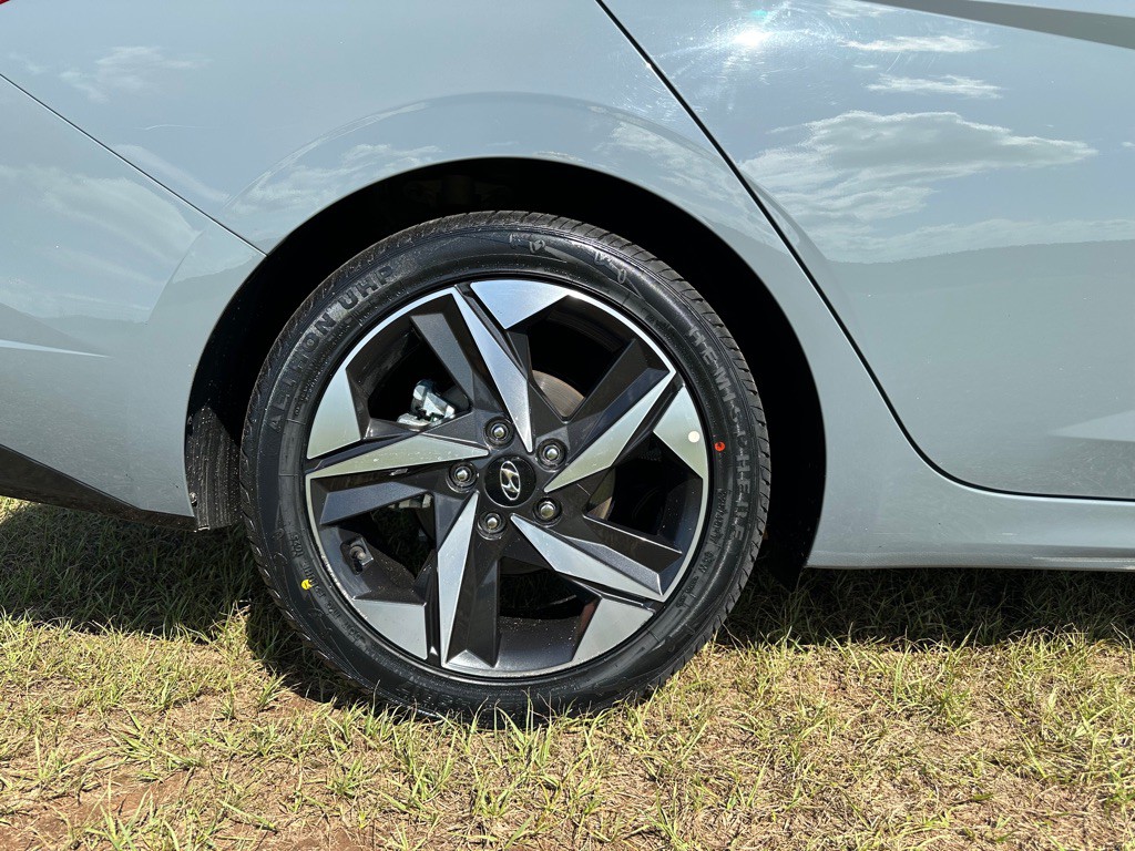 2023 Hyundai Elantra Image 10