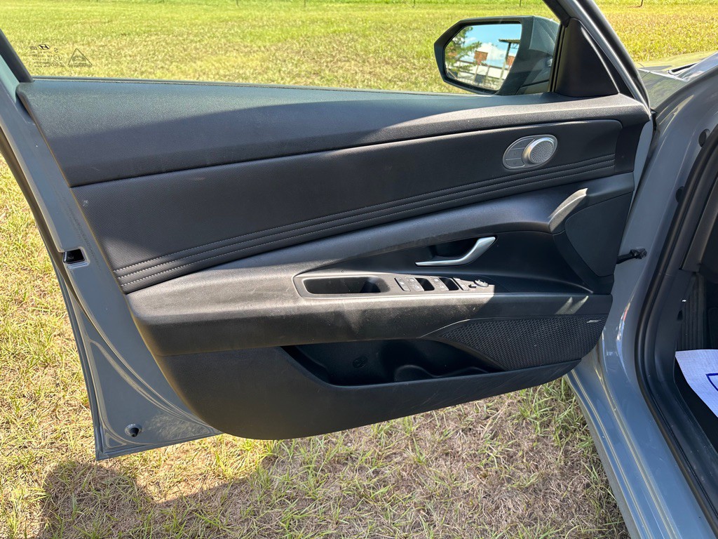 2023 Hyundai Elantra Image 11