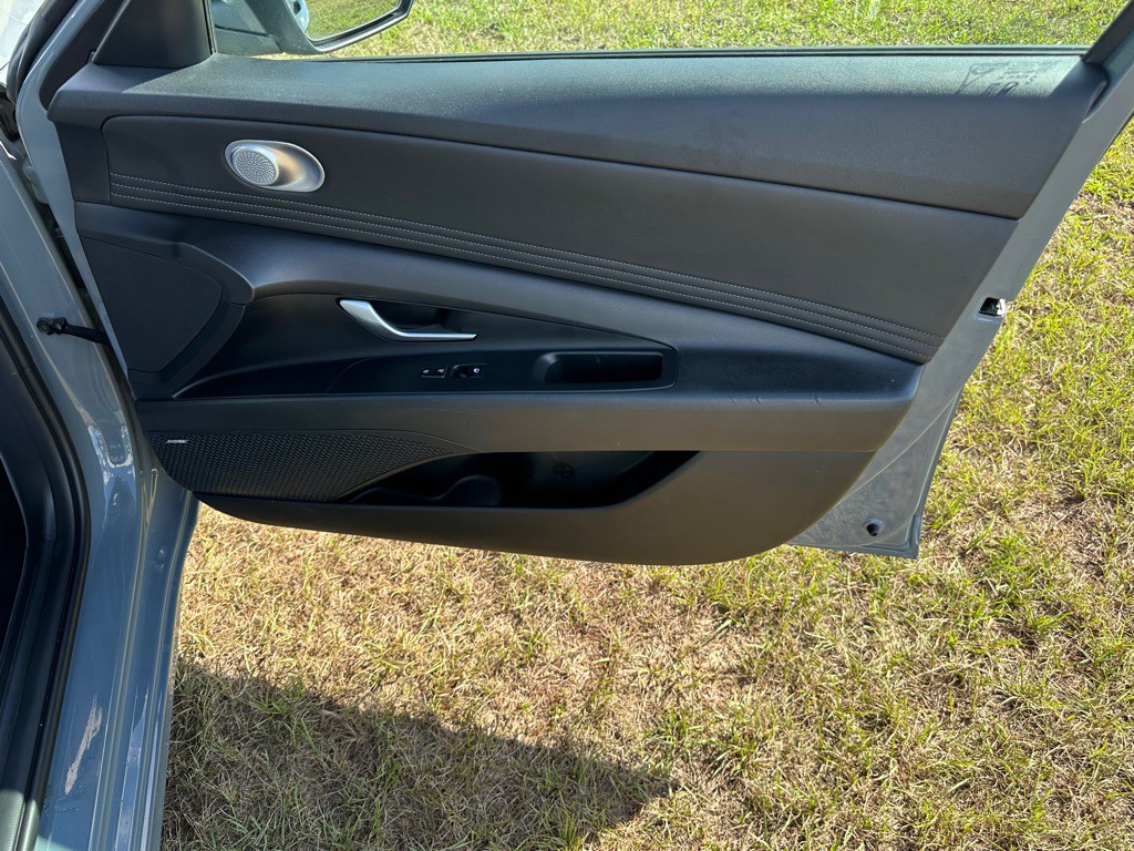 2023 Hyundai Elantra Image 17