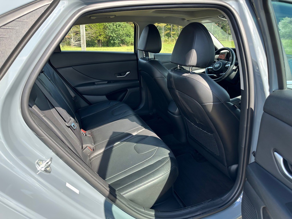 2023 Hyundai Elantra Image 19