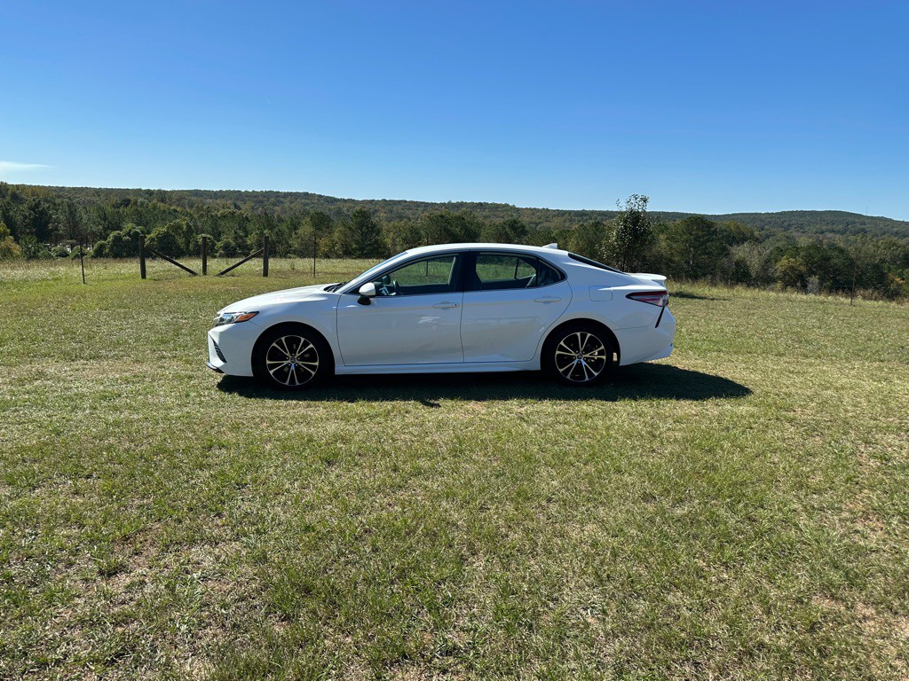 2019 Toyota Camry Image 7