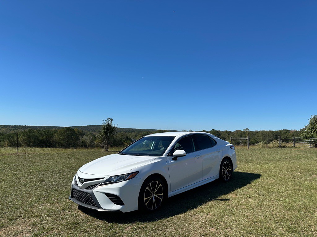 2019 Toyota Camry Image 8