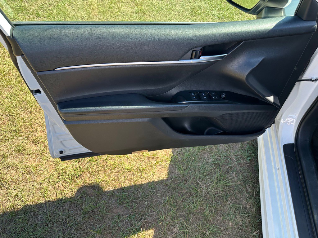 2019 Toyota Camry Image 11