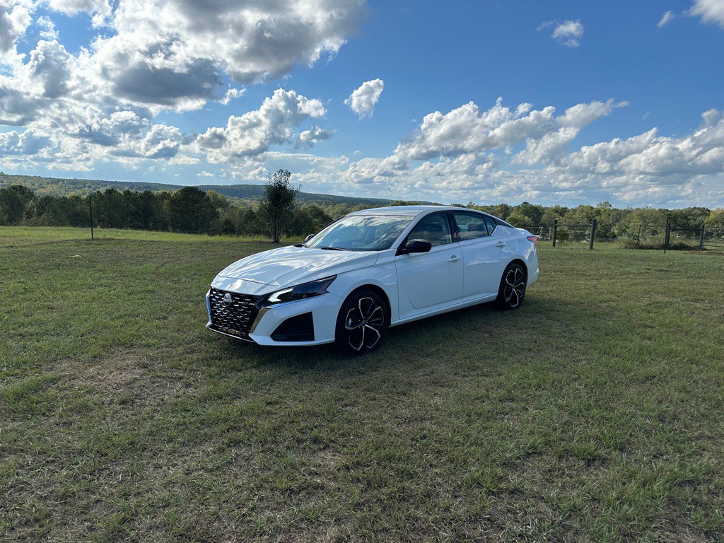 2024 Nissan Altima Image 1