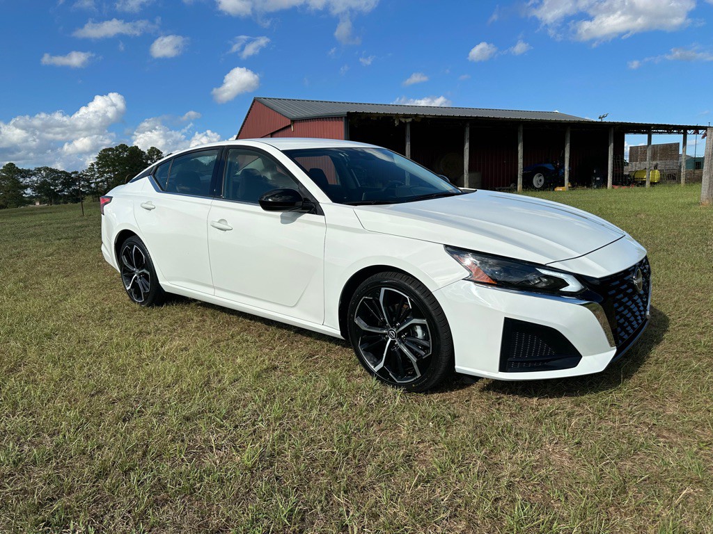 2024 Nissan Altima Image 2